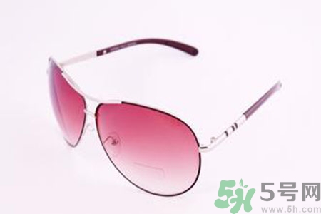 太陽(yáng)鏡什么材質(zhì)好？太陽(yáng)鏡什么材質(zhì)的鏡片好？