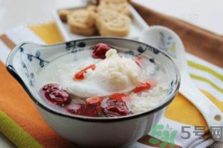 米酒為什么變紅？米酒變紅了還能吃嗎？