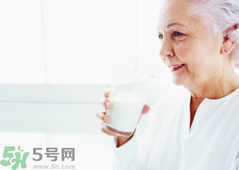 老年人骨質疏松吃什么好？骨質疏松應該如何預防？