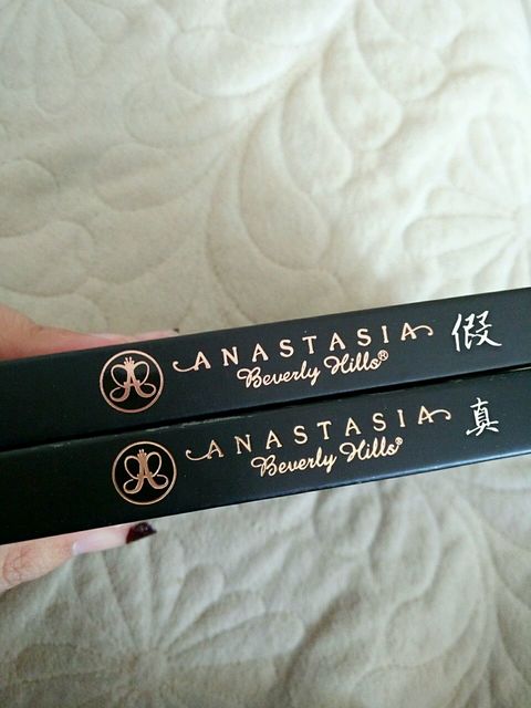 Anastasia修容盤真假辨別圖 Anastasia修容盤真偽鑒別對比