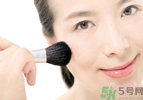 裸妝怎么化？裸妝需要什么化妝品？