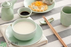 豆奶粉結塊還能喝嗎？豆奶粉分層還能喝嗎？