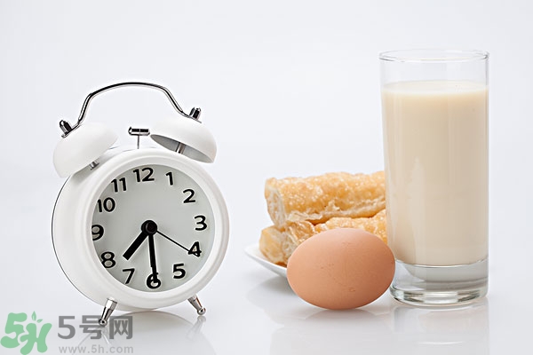 豆奶粉結(jié)塊還能喝嗎？豆奶粉分層還能喝嗎？