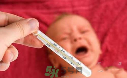 寶寶發燒多久量一次體溫？寶寶發燒怎么量體溫？