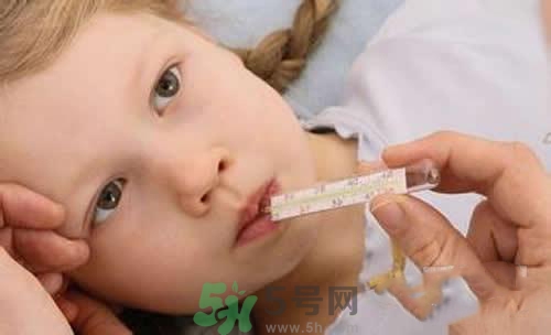 寶寶發燒多久量一次體溫？寶寶發燒怎么量體溫？