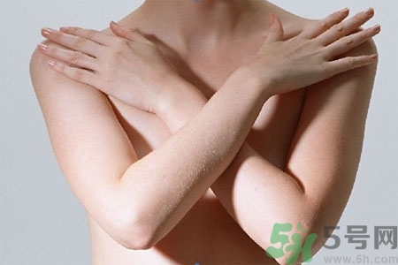 如何預防女性乳頭痛？女性需注意乳房的哪些問題？