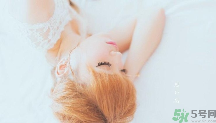 19歲男生身高體重標準是多少？19歲女生的標準身高體重是多少？