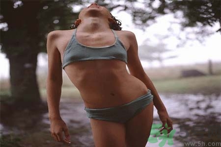 胸部太小怎么辦？胸部如何才能變大？