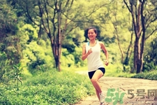 豐胸運(yùn)動(dòng)有什么？哪些運(yùn)動(dòng)可以豐胸？