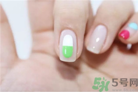 膠囊美甲怎么做?糖果色膠囊美甲的做法 膠囊美甲怎么做?糖果色膠囊美甲的做法