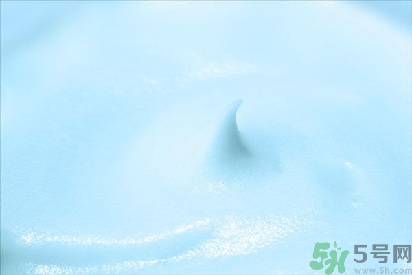 妝前乳可以代替隔離霜嗎？妝前乳可以代替乳液嗎？