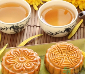 月餅一次吃多少比較好？月餅吃多了會(huì)怎樣？