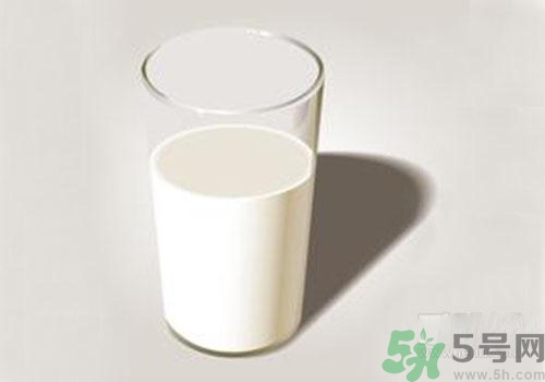 喝純牛奶會上火嗎？喝純牛奶有什么壞處？