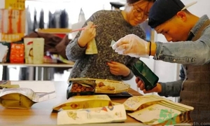 三只松鼠和百草味哪個好？三只松鼠和百草味哪個好吃？