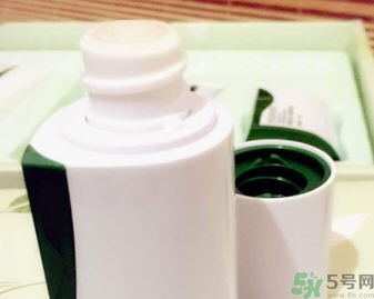 韓后茶蕊嫩白系列適合什么膚質？韓后茶蕊baby白適合敏感肌嗎？