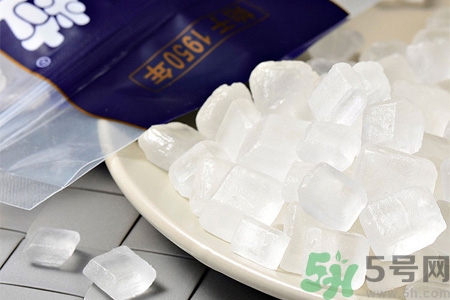 冰糖和白糖紅糖有什么區(qū)別？冰糖和普通糖有什么區(qū)別？
