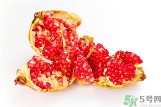 石榴里面白色的能吃嗎？石榴里面的籽可以吃嗎？