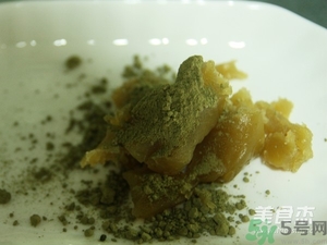 水晶月餅用的什么粉？水晶月餅的做法及配方