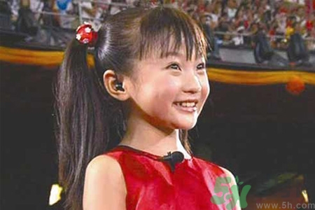 9歲女生的標準身高體重是多少？9歲女生正常身高體重是多少？