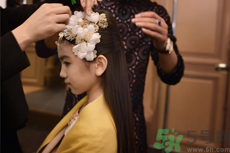9歲女生的標準身高體重是多少？9歲女生正常身高體重是多少？