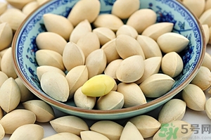 白果什么時候成熟？沒熟的白果能不能吃？