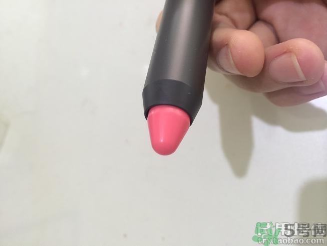 夢妝唇膏筆怎么用?夢妝唇膏筆使用方法。
