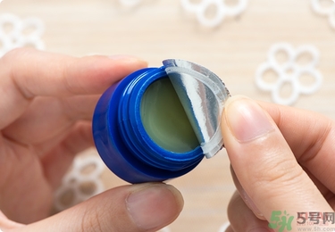 Blistex碧唇小藍罐好用嗎？怎么用？