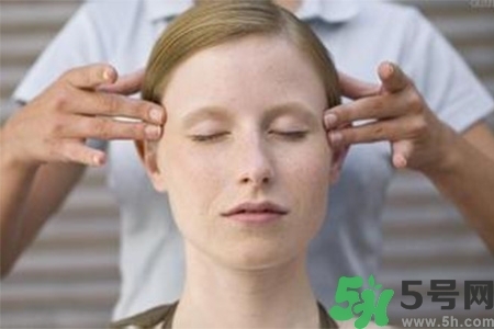 下午犯困怎么辦？犯困按摩什么穴位效果最快？