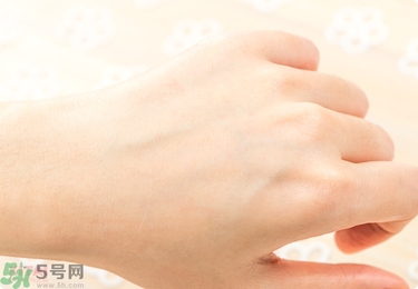 資生堂護(hù)手霜怎么樣？資生堂護(hù)手霜100g紅罐好用嗎？