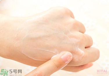 資生堂護(hù)手霜怎么樣？資生堂護(hù)手霜100g紅罐好用嗎？