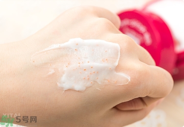資生堂護(hù)手霜怎么樣？資生堂護(hù)手霜100g紅罐好用嗎？