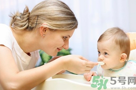 母乳不足的原因是什么？母乳不足怎么辦？