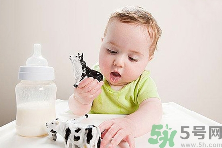 母乳不足的原因是什么？母乳不足怎么辦？