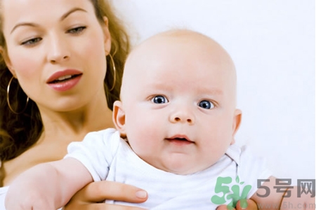 母乳不足的原因是什么？母乳不足怎么辦？