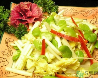 韭黃可以和螃蟹一起吃嗎？韭菜可以和螃蟹一起吃嗎？
