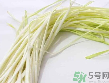 韭黃是蒜黃嗎？韭黃和蒜黃的區(qū)別？