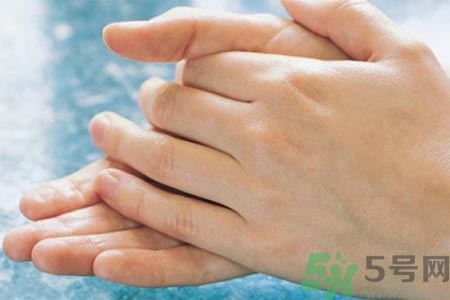 手部如何護理？秋季怎樣預(yù)防皮膚干燥？
