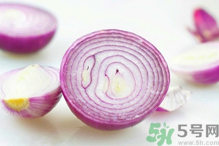 吃洋蔥的好處和壞處是什么？吃洋蔥可以降血糖嗎？