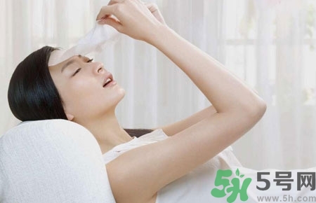 夏天曬黑了多久恢復(fù)？夏天曬黑了怎么白回來？