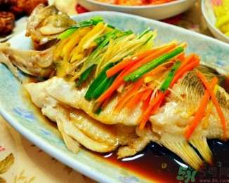鱸魚的熱量是多少？清蒸鱸魚的熱量是多少？