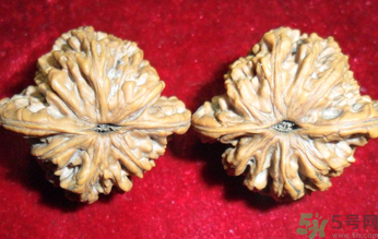 核桃發(fā)霉能吃嗎？發(fā)霉的核桃能吃嗎？