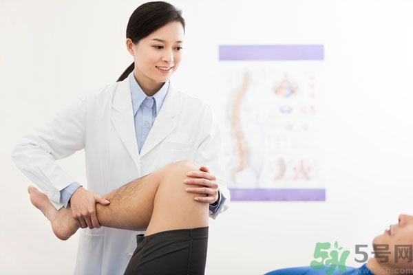 膝關節疼痛是怎么回事該怎么辦？膝關節疼痛如何治療？