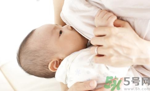 母乳喂養(yǎng)的好處有哪些？母乳喂養(yǎng)怎么知道寶寶吃飽了沒？