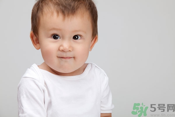 寶寶掉頭發是什么原因？寶寶掉頭發是怎么回事？