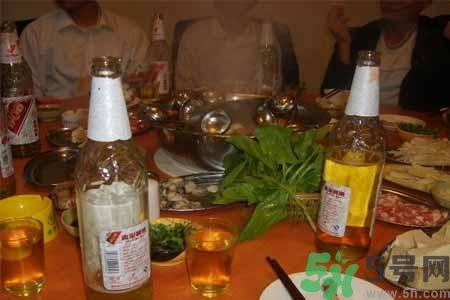 吃火鍋能喝啤酒嗎？吃火鍋喝啤酒對身體好嗎？