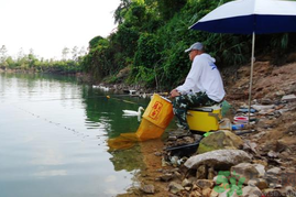秋天釣魚怎么選釣位置？秋天釣魚怎么選釣位？