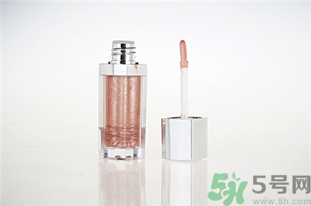 唇釉和口紅哪個好用?唇釉和口紅的區別