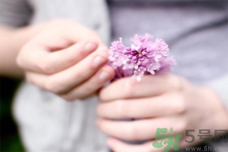 擦護手霜能預防凍瘡嗎？手長凍瘡擦什么護手霜比較好？