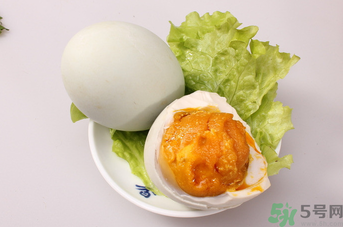鴨蛋不能和什么一起吃？鴨蛋不能與什么食物同食？