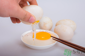 雞蛋和鴨蛋可以一起吃嗎?雞蛋和鴨蛋可以一起炒嗎? 雞蛋和鴨蛋可以一起吃嗎?雞蛋和鴨蛋可以一起炒嗎?